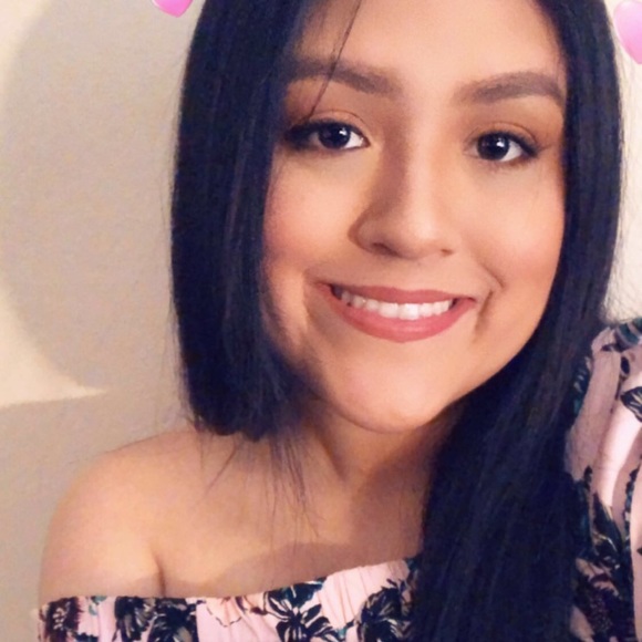 Meet your Posher, Stephanie - Picture 1 of 1